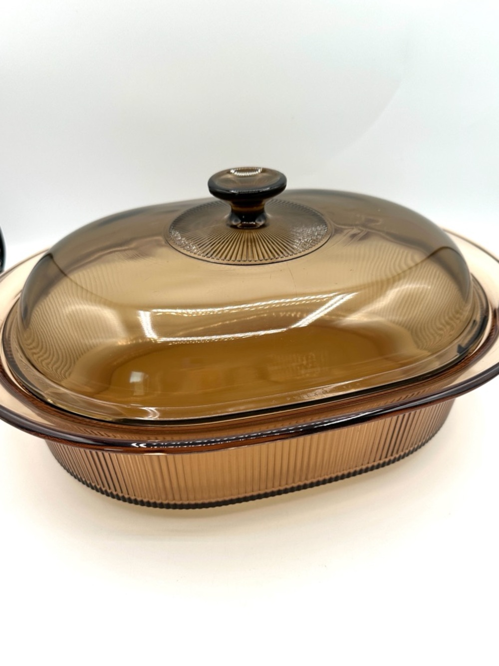 Vision 4 Liter Amber Glass Lidded Dutch Oven Roaster. Vintage Corningware USA
